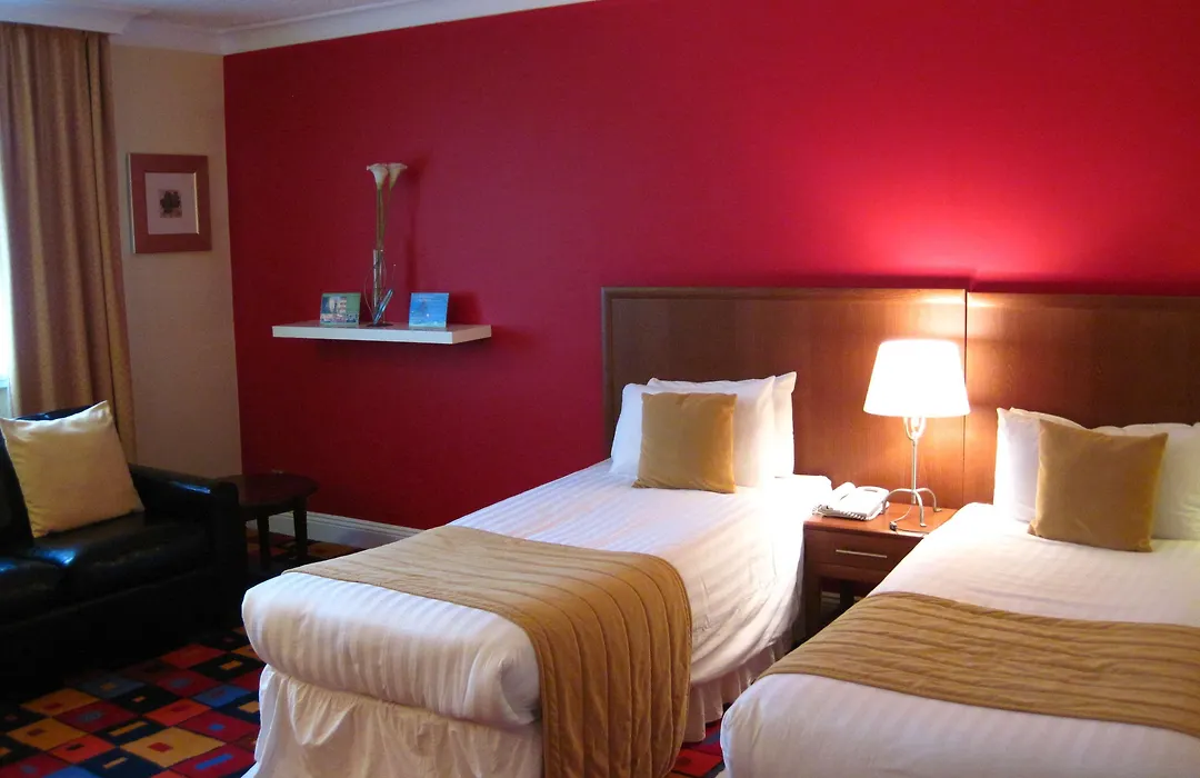 Caledonian Hotel-1